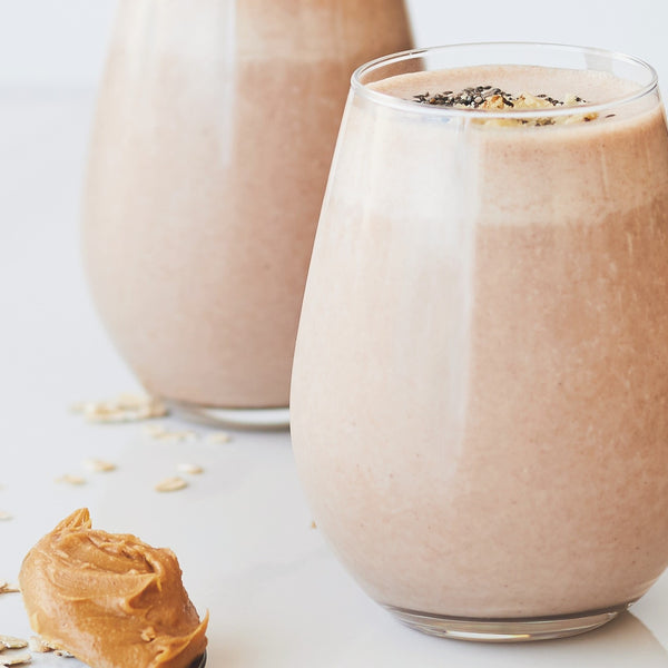 Zemesriekstu sviesta smūtijs masas audzētājiem - Vitamins.lv