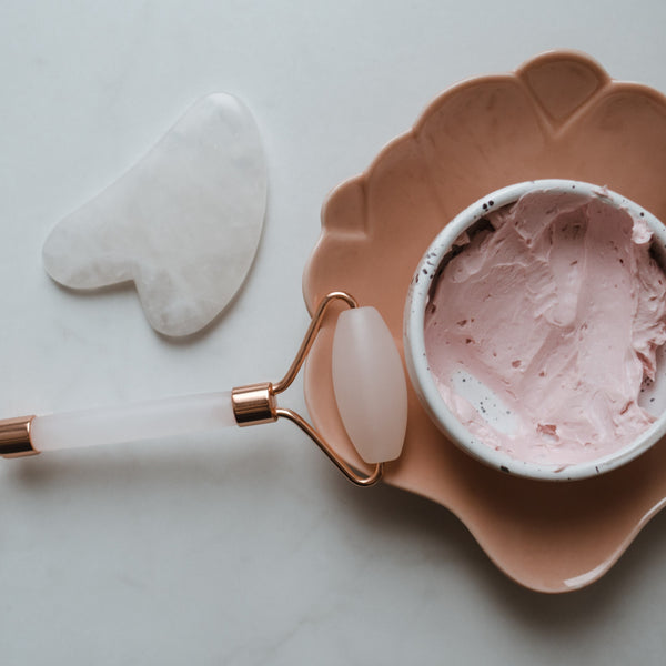 Kosmētiķe iesaka: Kāpēc un kā pareizi veikt sejas masāžu? - Vitamins.lv